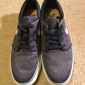 Nike Janoski